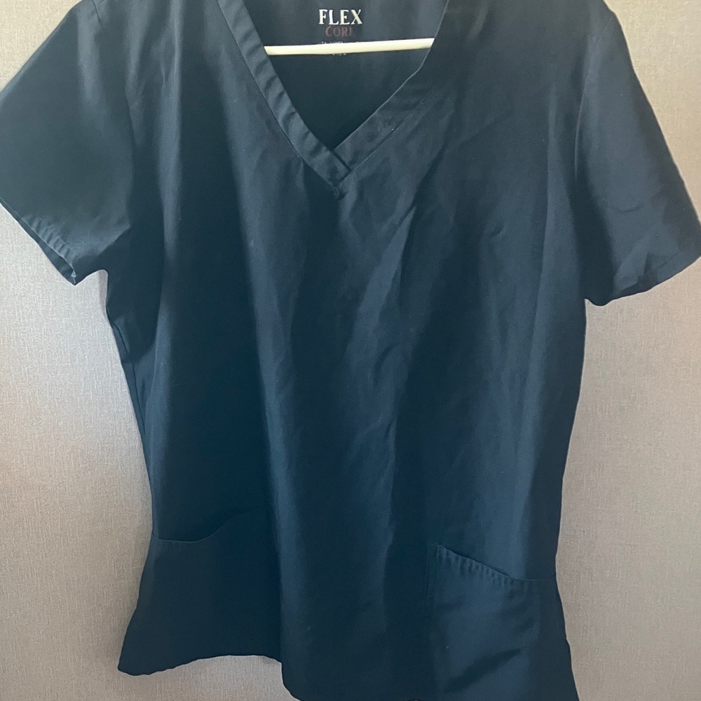 FINAL MARKDOWN Women's Black V-Neck scrub Top medium